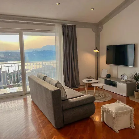 Oskar Apartment *
